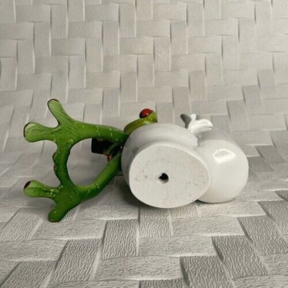 Miomi Green Frog On The Toilet Ceramic Figurine 5" x 4" - Picture 3 of 9